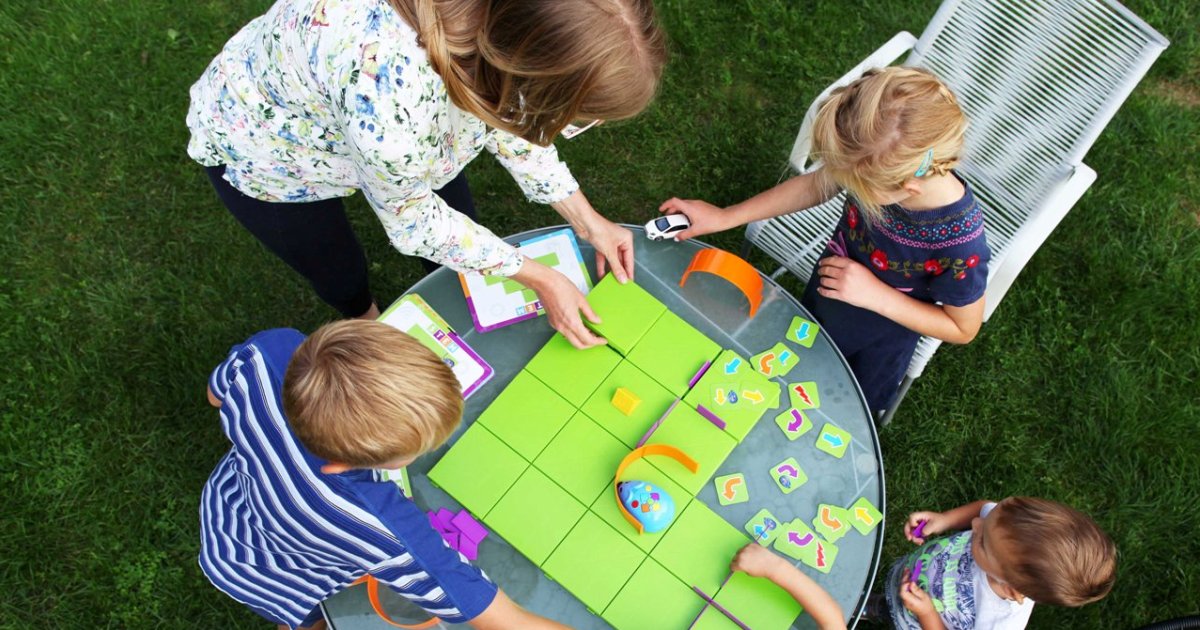 Logo firmy CODE AND PLAY SPÓŁKA Z OGRANICZONĄ ODPOWIEDZIALNOŚCIĄ 2 SPÓŁKA KOMANDYTOWA